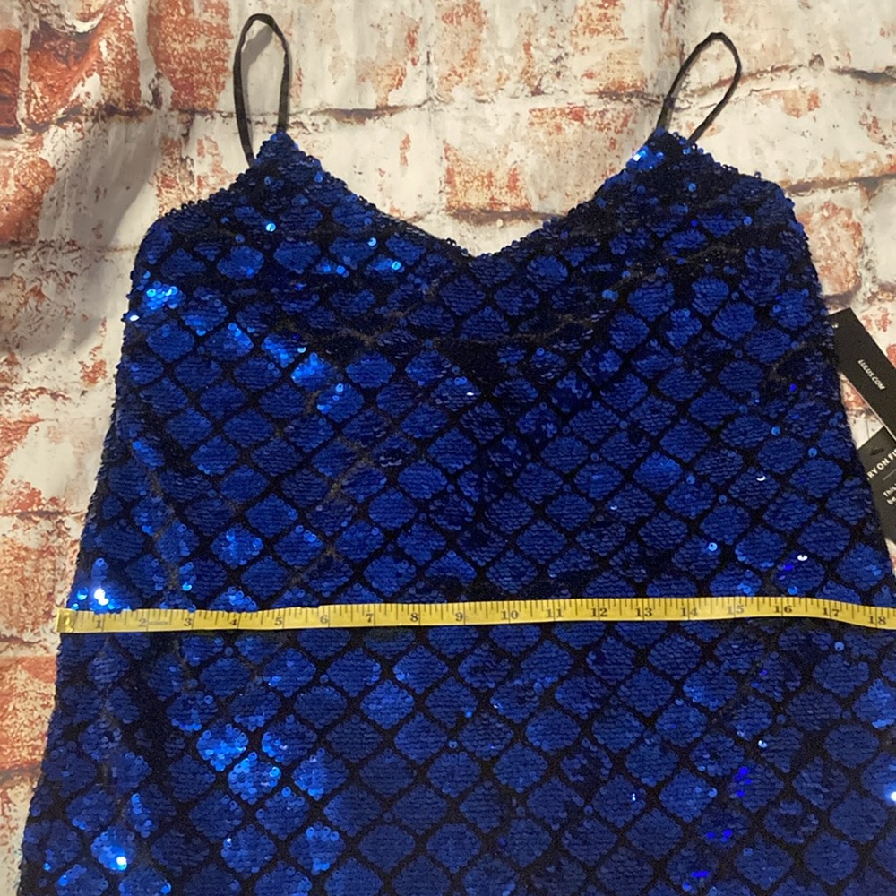 Going Vogue Royal Blue Velvet Sequin Mini Dress
Lulus| Sz S NWT - Picture 11 of 11